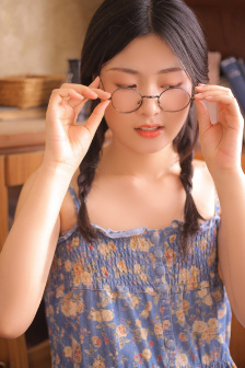漂亮的保姆3中字免费观看