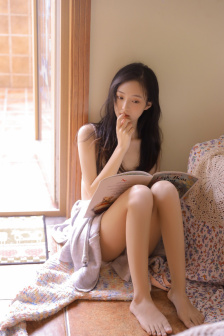奶头一吃一个摸一个就硬